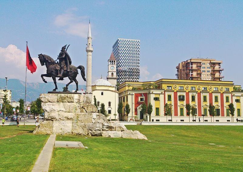Wonderful Rooftop Tirana City Bagian luar foto